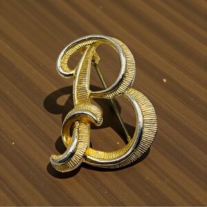 Vintage Textured Gold Tone Cursive Script Letter Initial B Brooch Dainty